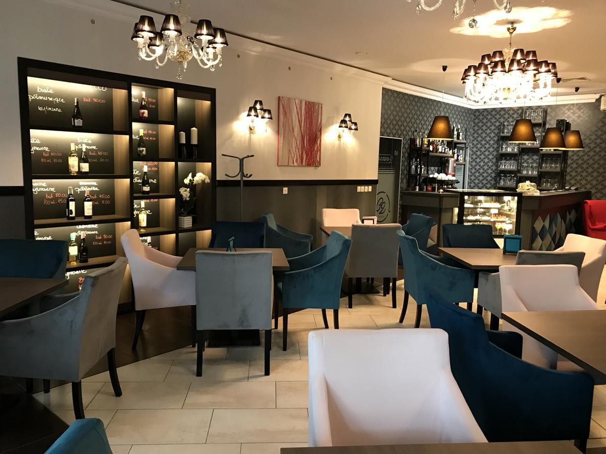 Hotel Marta أوافا المظهر الخارجي الصورة